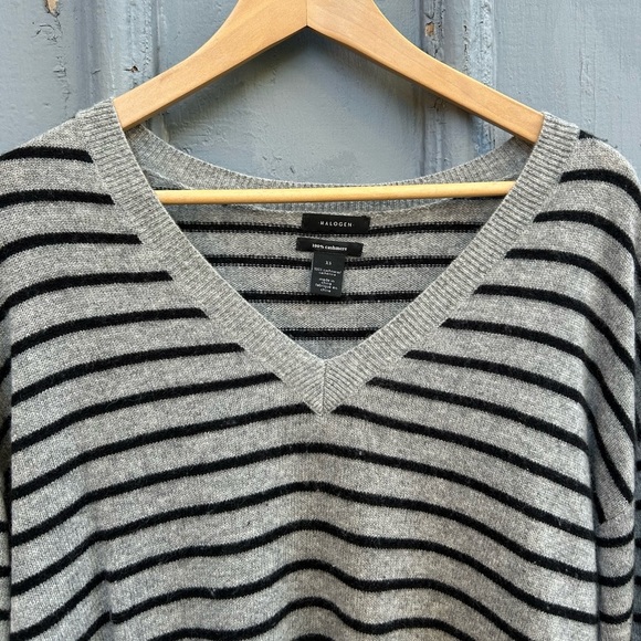 Halogen grey striped 100% cashmere sweater, size Xs - Picture 4 of 9